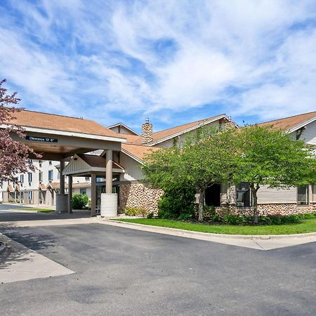 White Pine Inn & Suites Holland Dış mekan fotoğraf