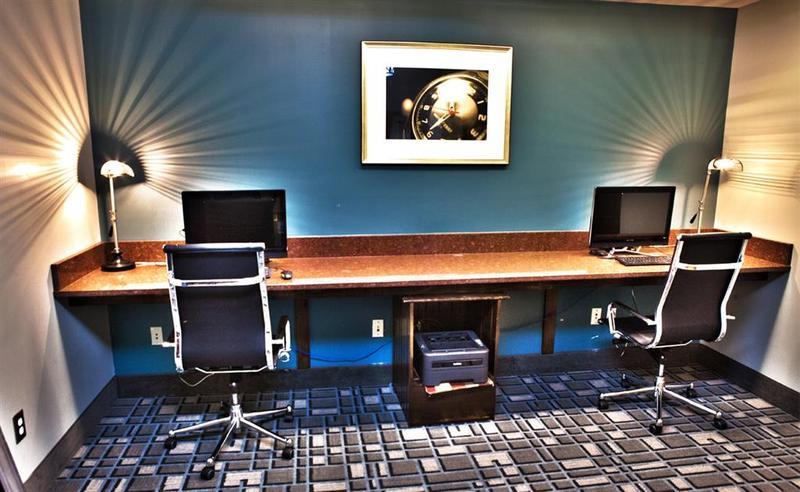 White Pine Inn & Suites Holland Dış mekan fotoğraf