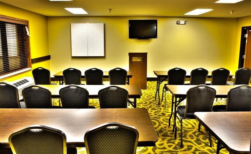 White Pine Inn & Suites Holland Dış mekan fotoğraf